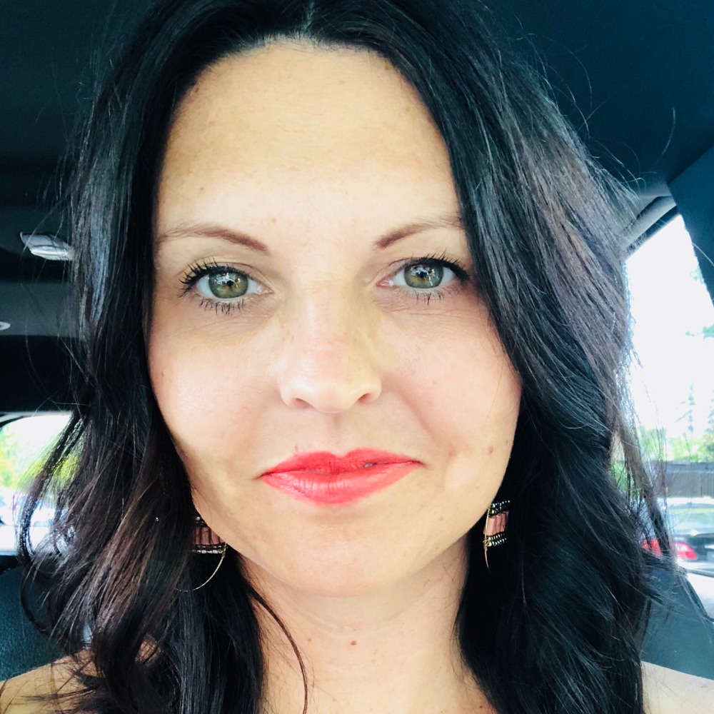 Meet your Posher, Jennifer